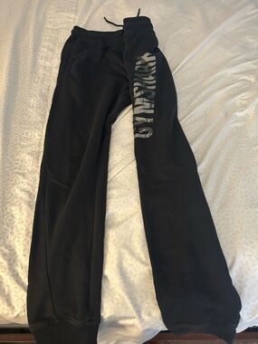 Women’s gymshark Black Track Joggers with Side Logo Top medium
